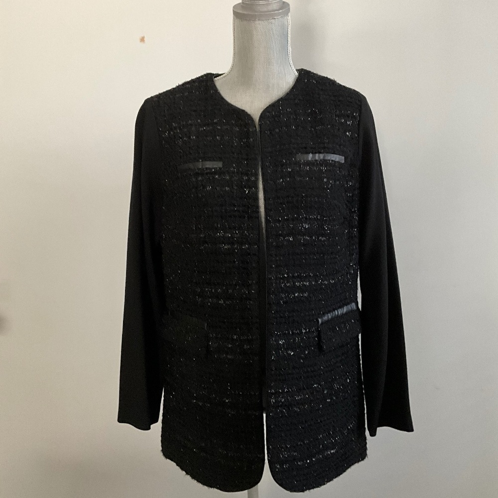 Chico’s Black Textured Tweed Metallic Open Blazer Size 1 / Woman’s Medium 8/10